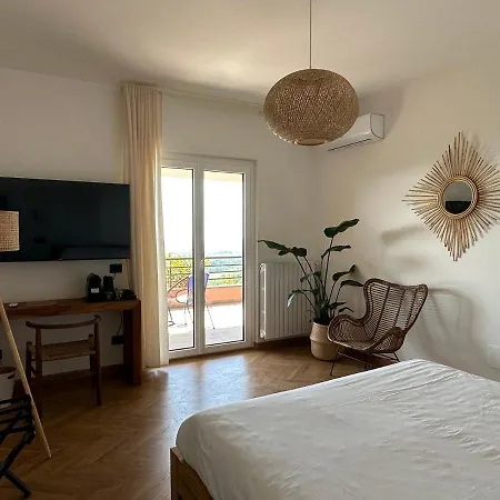 Vistalago Guest house *